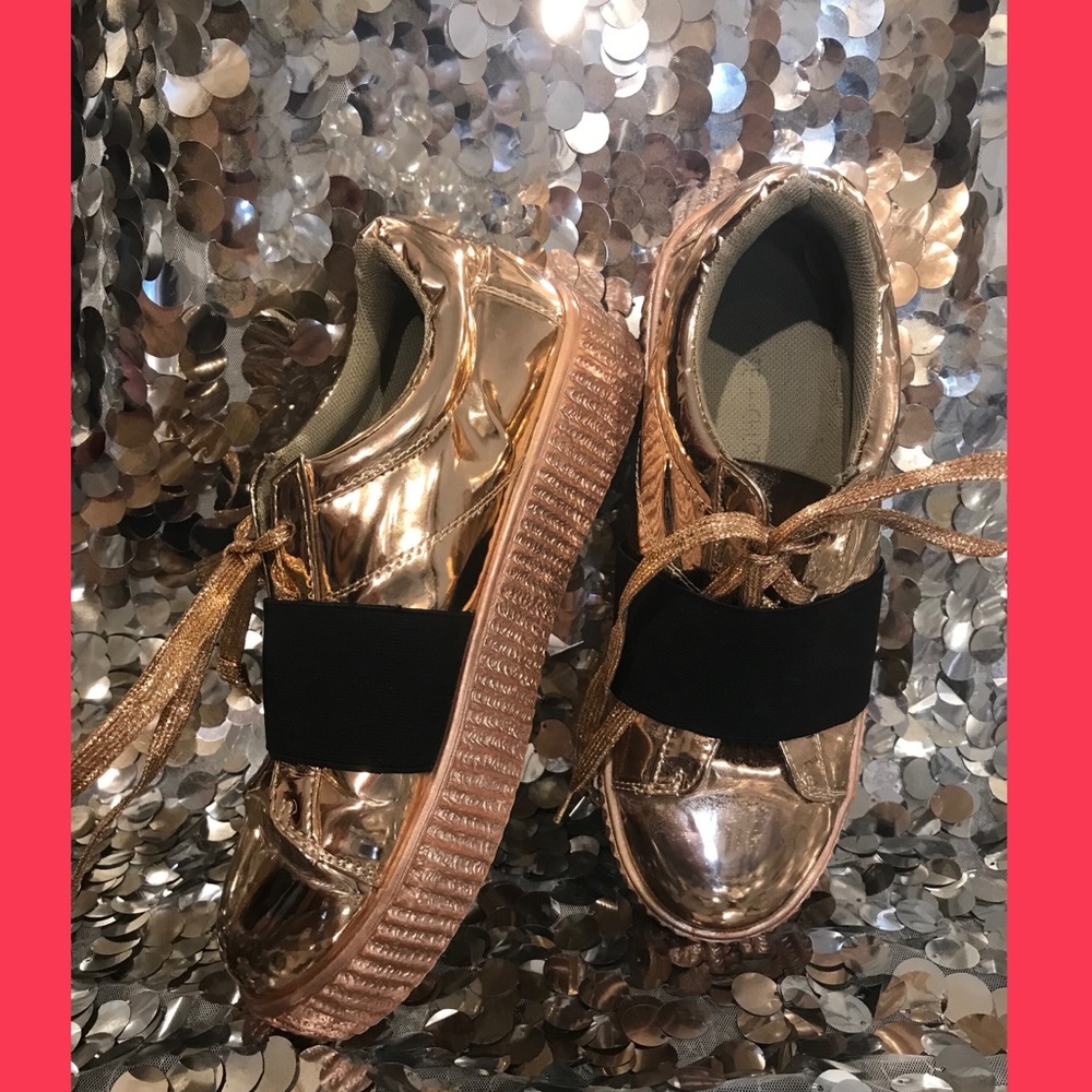 Rose Gold Metallic Sneakers 🌹
